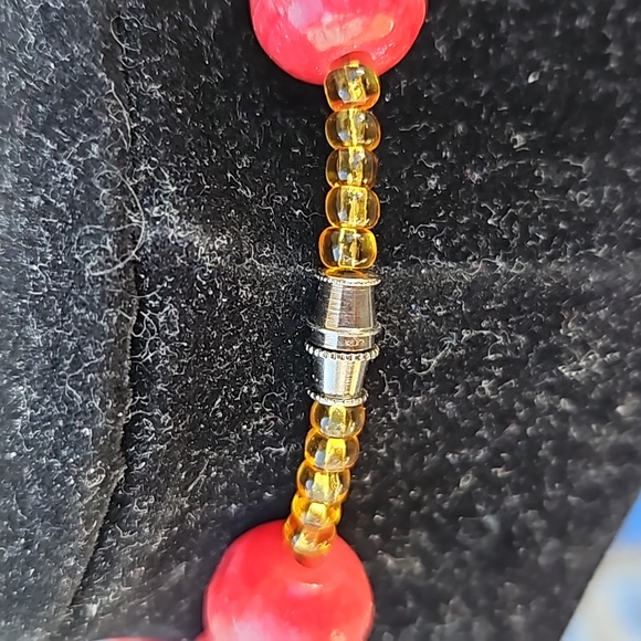 Vintage Red Glass Necklace - Picture 4 of 4